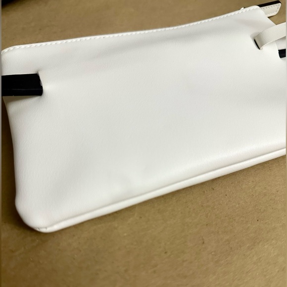 NWT - Calvin Klein White Belt Bag L/XL - Picture 4 of 11